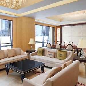 Ambassador Suite Non-Smoking Happy Hour